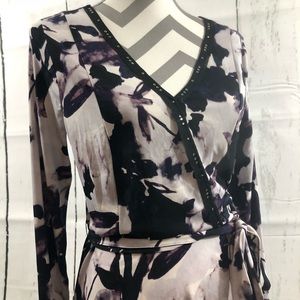 💜Like New! ✨ Simply Vera Wang✨ floral wrap dress